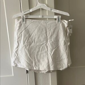 NWT Old Navy White Wrap Skort